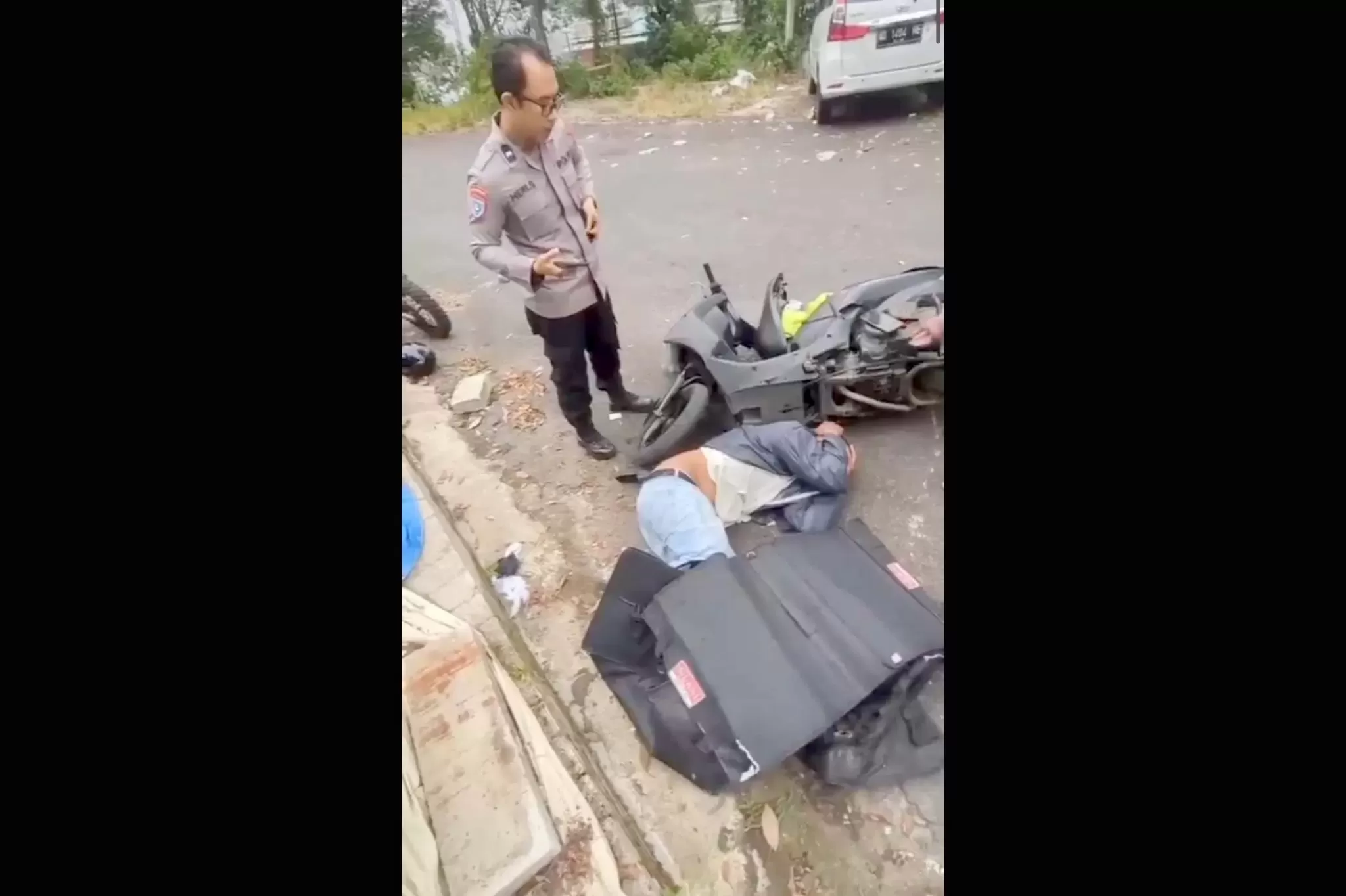 Maling Helm Dihajar Massa di Garut