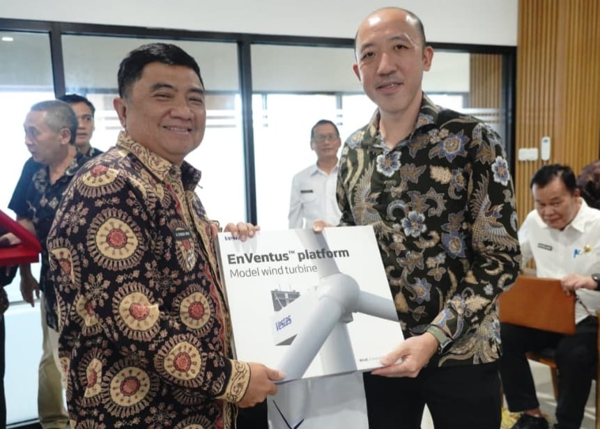 Kincir Angin Raksasa di Garut Selatan