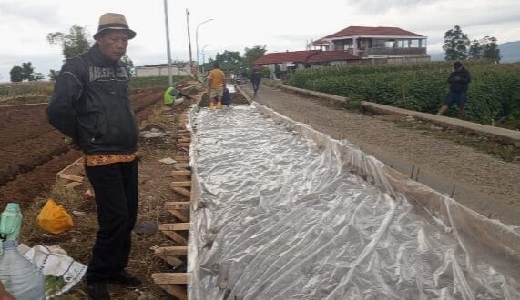 Dinas PUPR Garut Dukung Jalan Rabat Beton di Sukabakti