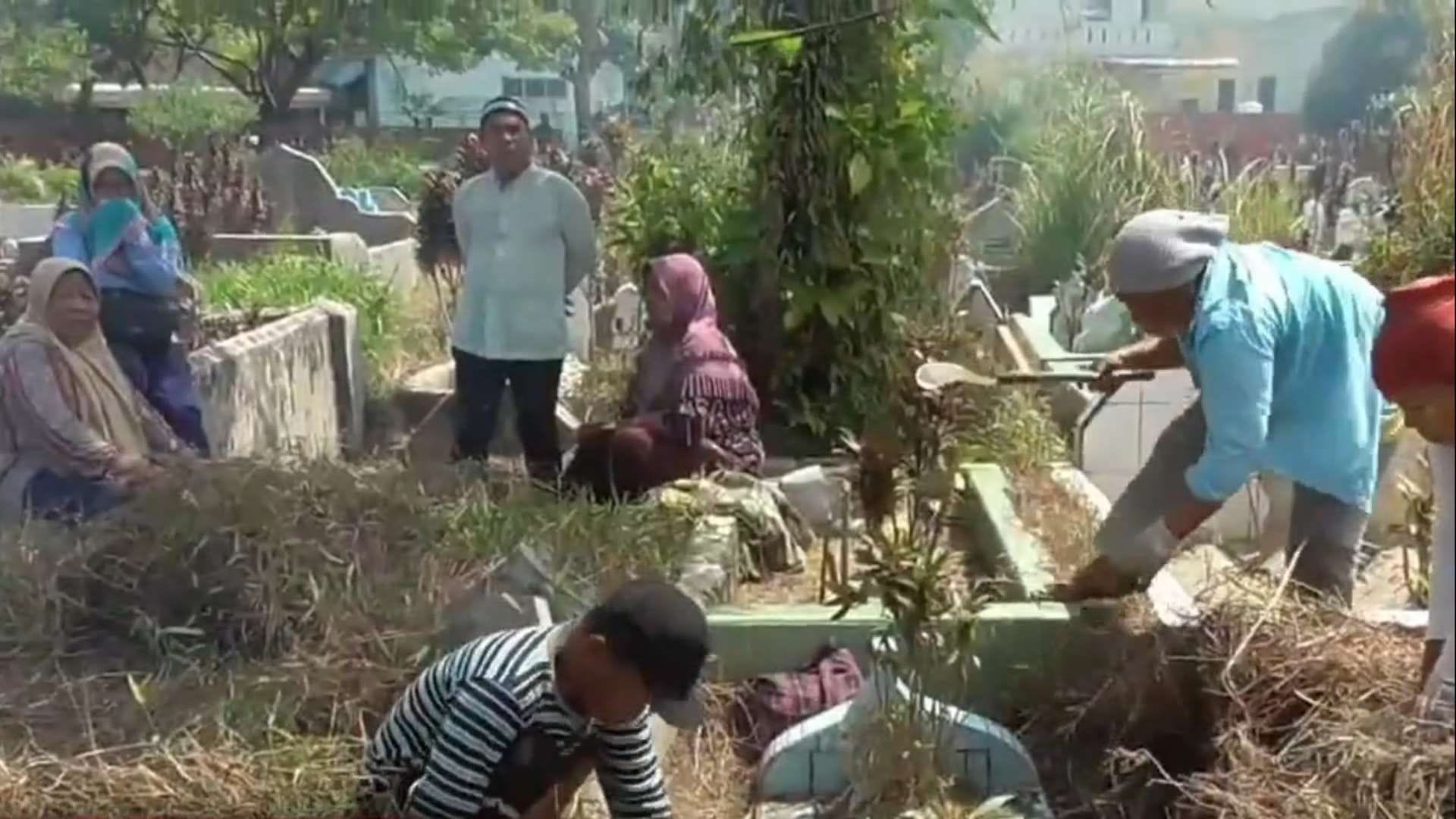 Kegiatan Jumsih TPU Cirengit Mekargalih