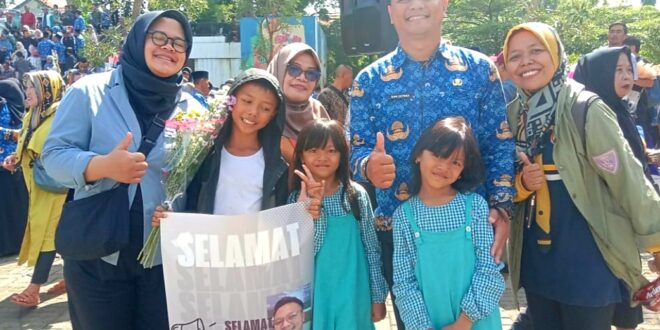 Harunya Keluarga Guru PPPK Usai Dilantik di Garut - PIC GARUT Harunya Keluarga Guru PPPK Usai Dilantik di Garut